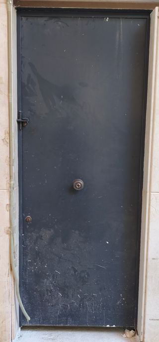 Puerta de hierro