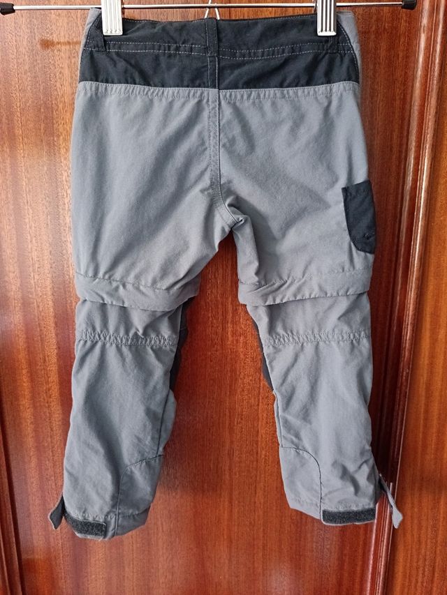 Pantalón Quechua infantil convertible.