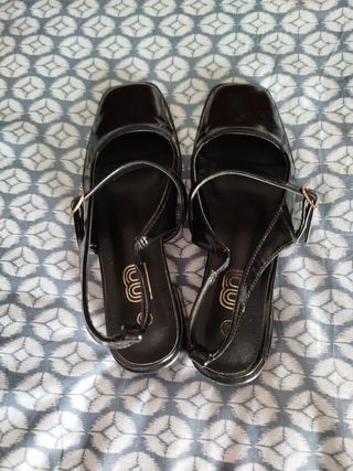 Sandalias tacón bajo negras T.36