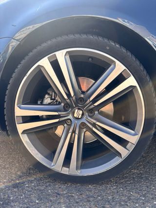 Llantas SEAT León Cupra 19 5x112 neumático hankook