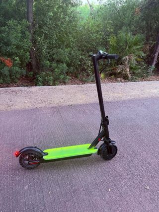 Patinete Eléctrico hasta 30 km Nuevo con luz led 