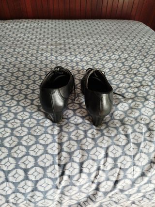 Zapatos de tacón negros talla 35