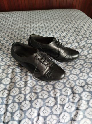Zapatos de tacón negros talla 35