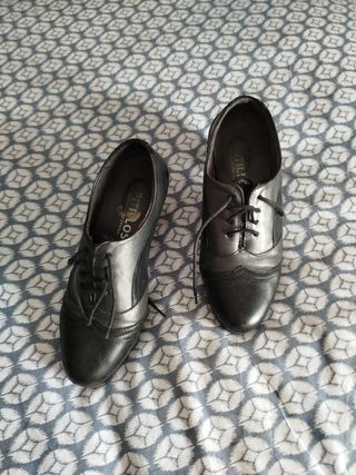 Zapatos de tacón negros talla 35