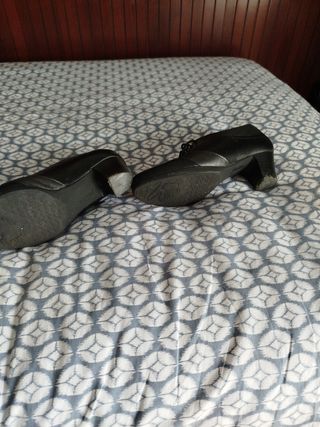 Zapatos de tacón negros talla 35