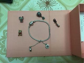 Pulsera Pandora y accesorios