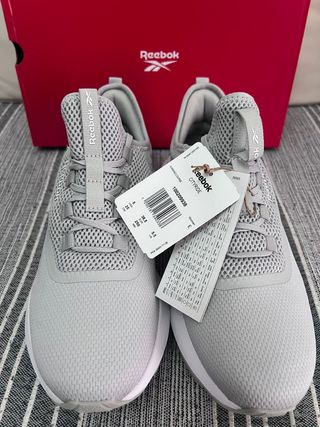 Zapatillas Reebok talla 38.5 a estrenar 