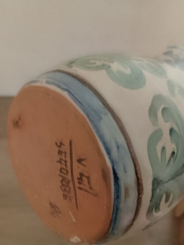 Jarrón o jarra en cerámica de Segorbe.