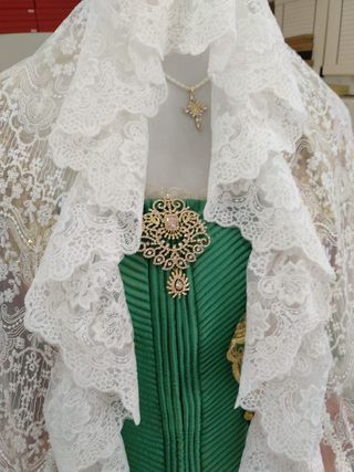 Mantilla de fallera blanca a estrenar 