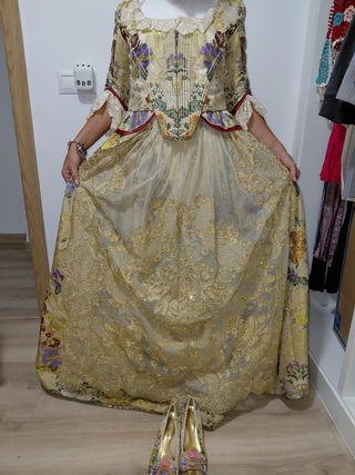 Vestido Fallera Oro y Multicolor
