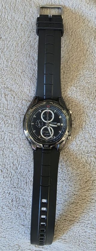 Reloj Pulsar Cronógrafo Negro y Plateado. FUNCIONA