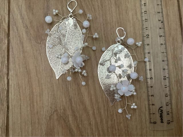 Pendientes largos con flores y hojas