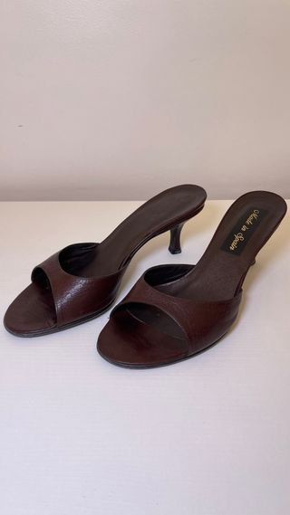 Sandalias de piel tacón marrón