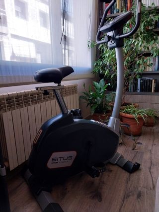 Bicicleta Estática AXOS Kettler