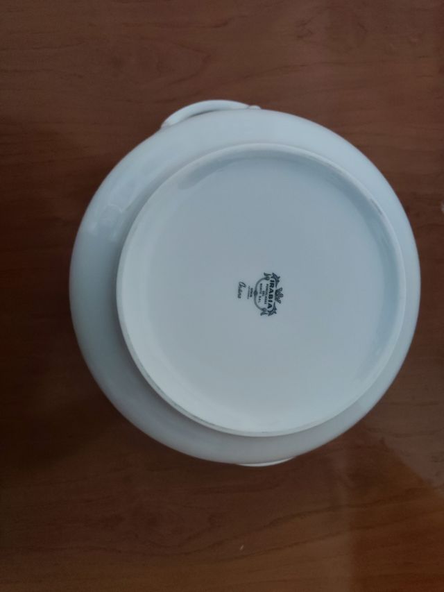 Sopera vintage de porcelana.