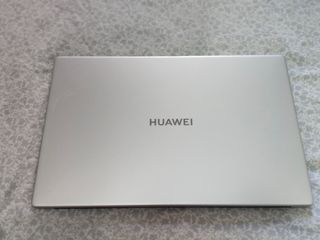 Huawei MateBook (serie con Ryzen 5 5000 )