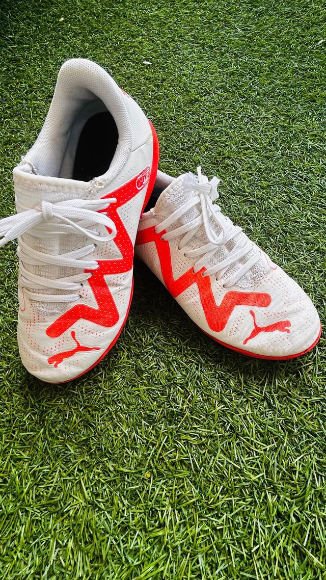 Zapatillas Puma Future Play TT Blancas Naranja Niñ