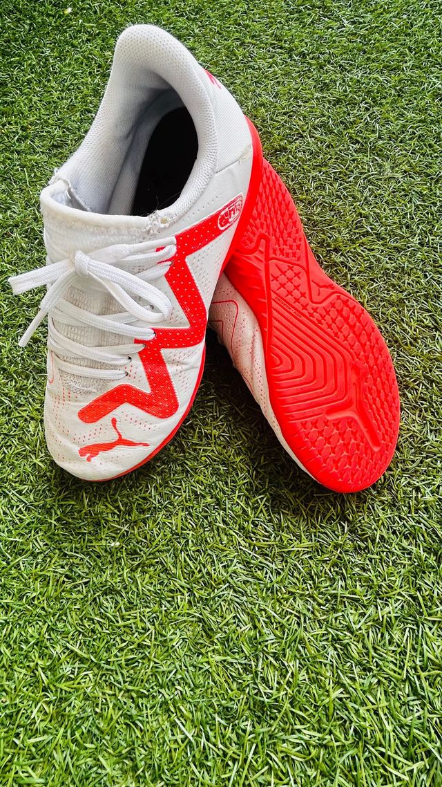 Zapatillas Puma Future Play TT Blancas Naranja Niñ