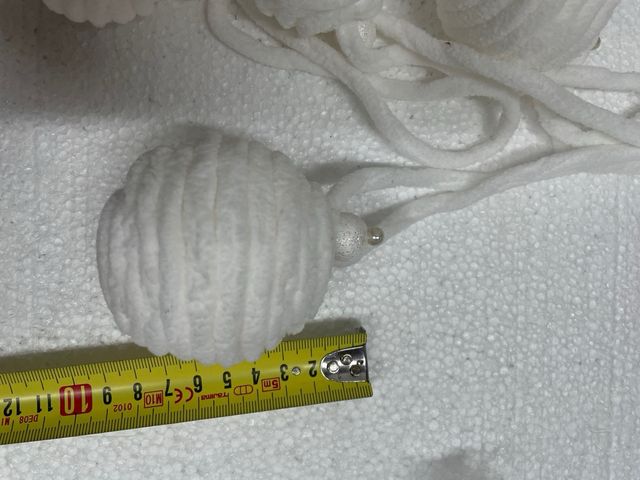 4 Decorazioni Natalizie Palle in ciniglia Bianche