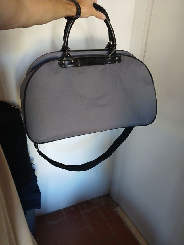 Bolsa de viaje gris