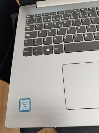Ordenador portátil Lenovo Plata y Negro