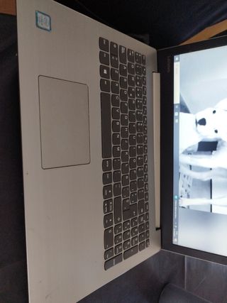 Ordenador portátil Lenovo Plata y Negro