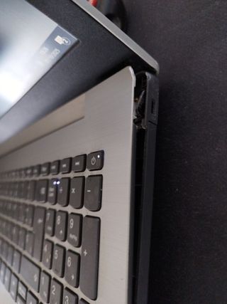 Ordenador portátil Lenovo Plata y Negro