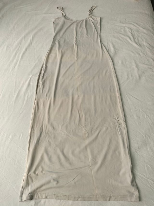 Vestido lencero beige. GRATIS.