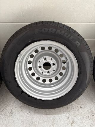 3 Ruedas para remolque ligero (SEAT)