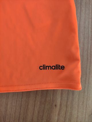 Completo sportivo Adidas T-shirt e pantaloncini