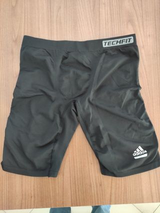 Completo sportivo Adidas T-shirt e pantaloncini