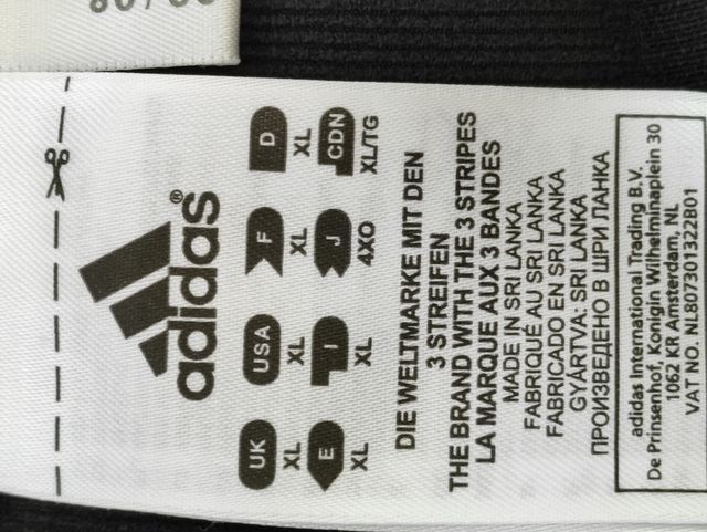 Completo sportivo Adidas T-shirt e pantaloncini