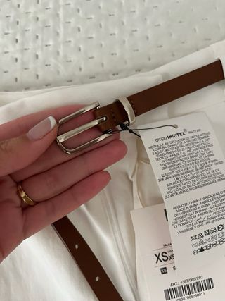 Shorts blancos Zara con cinturón XS