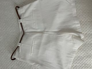 Shorts blancos Zara con cinturón XS