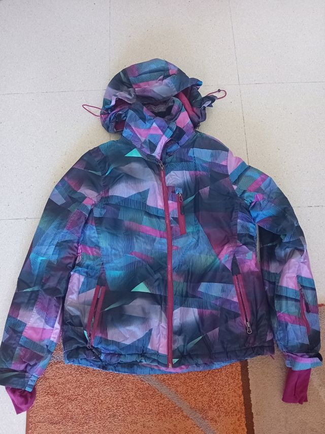 Chaqueta de esquí/montaña con capucha