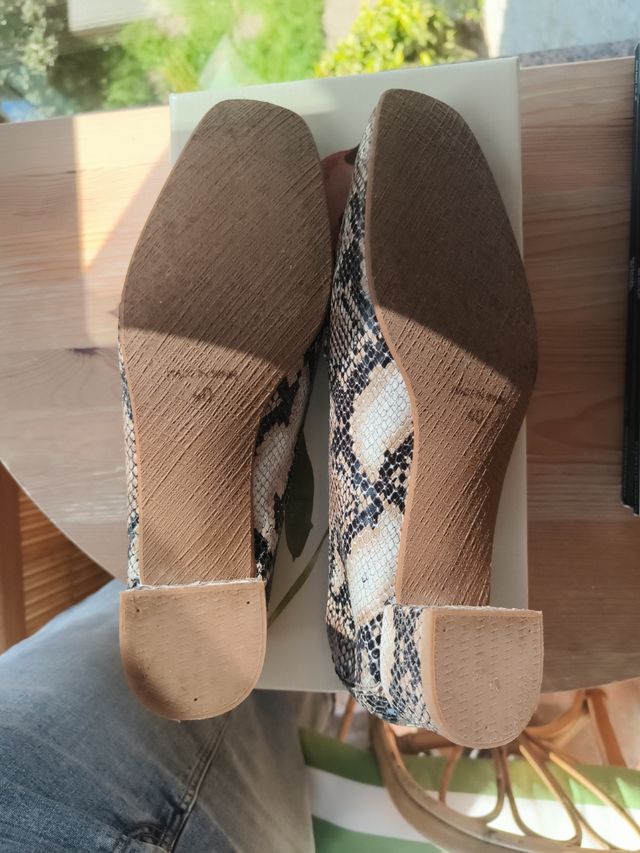 Zapatos planos Amables,piel serpiente. 1puesta