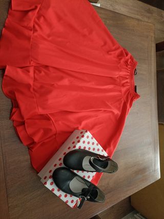 Falda y zapatos flamenca para niña 