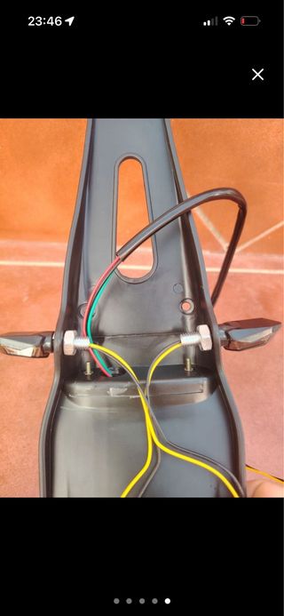 Guardabarros trasero moto con luz LED