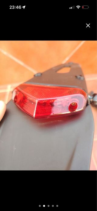 Guardabarros trasero moto con luz LED