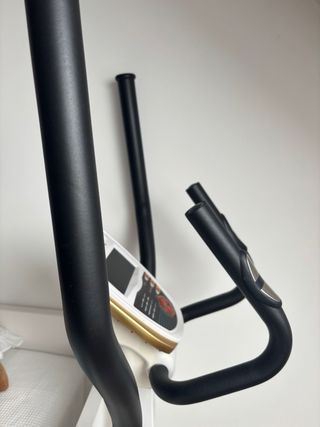 Bicicleta Elíptica Sportplus blanca y dorada