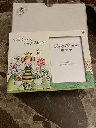 Portafoto bimba con api e fiori