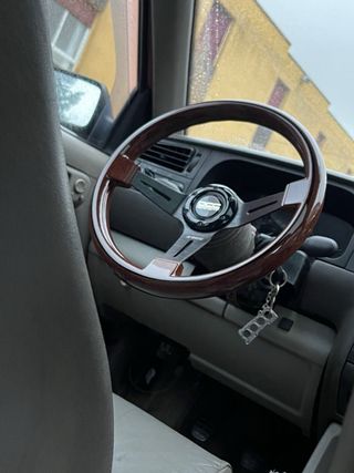 Volante desplazado madera 