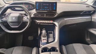 Peugeot 5008 2021