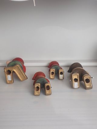 4 statuine terracotta bambini sci