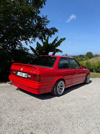 Bmw 335i e30 coupe  231cv M-technic 2  1988