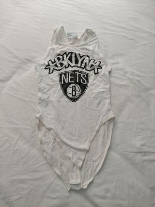 Body Brooklyn Nets NBA Blanco. GRATIS.