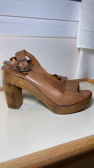 Sandalias de piel destalonadas