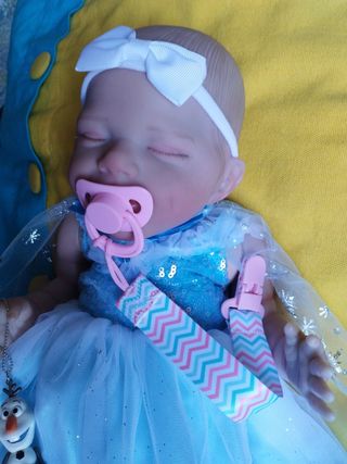 Muñeco bebé con disfraz Elsa Frozen