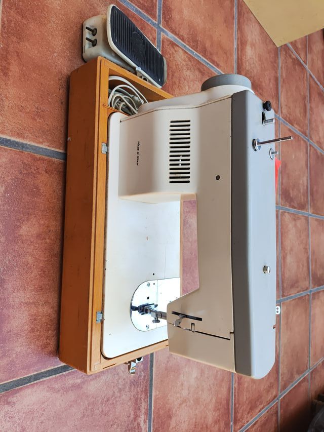 Máquina de coser Alfa vintage (ALFA ESPAÑOLA)