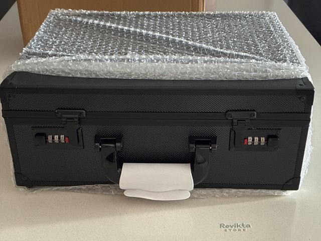 Maletín para cartas Pokémon con combinación